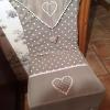 Housse de chaise romantique.