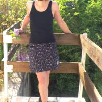 kiny fleurs et feuilles blanches et violettes